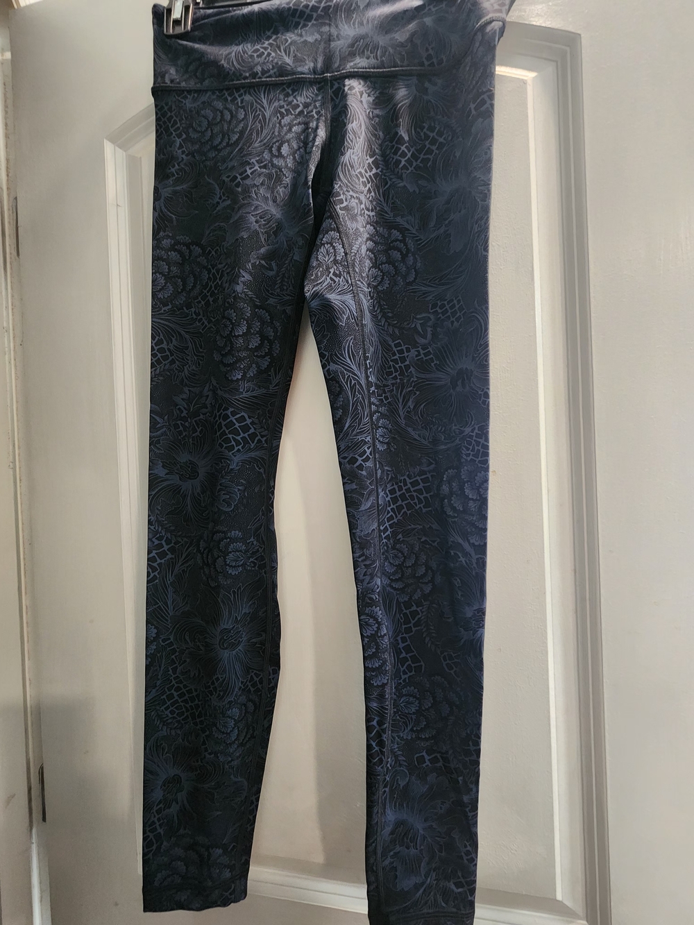 lululemon athletica Navy/black Floral Jacquard Jeggings